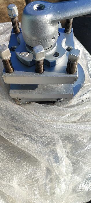 поворотный стол и резцидержка