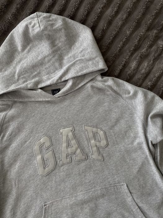 худи от бренда GAP