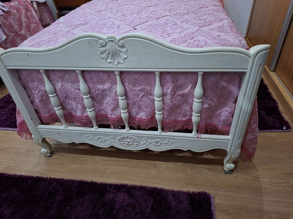 2 Camas em Madeira maciça