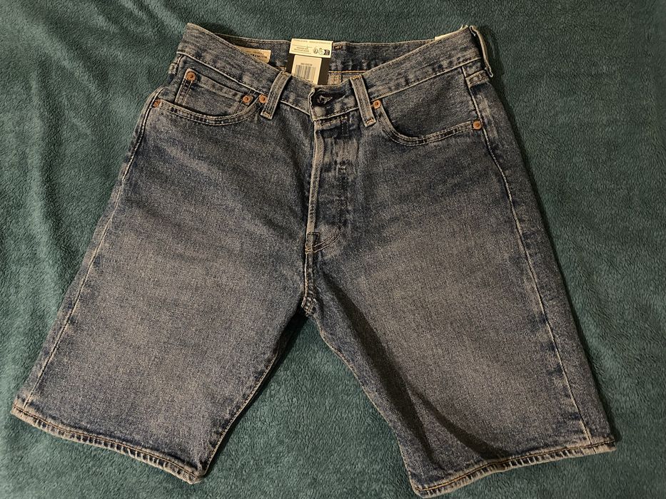 Продам джинсові шорти levi’s 501 original shorts розмір: 29 стан: нові, з біркою матеріал: 100% бавовна  колір: класичний синій денім