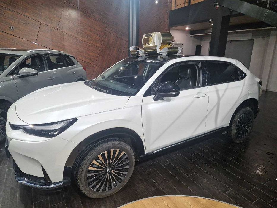 Електромобіль Honda e:NS1, e-dynamic, 2025 рік.