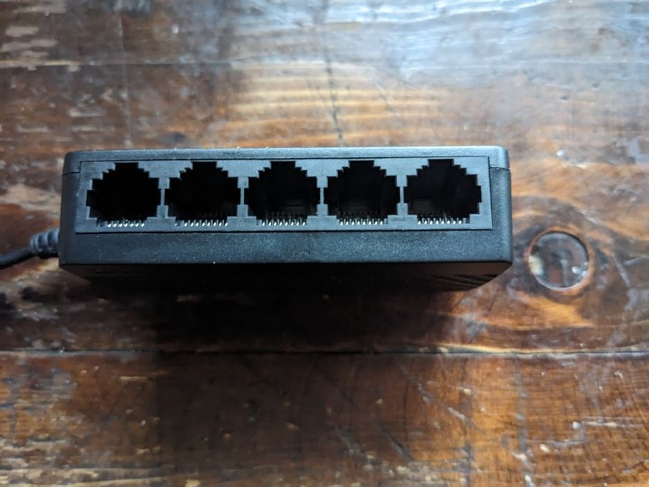 Коммутатор локальної мережі (Switch) Tenda SG105