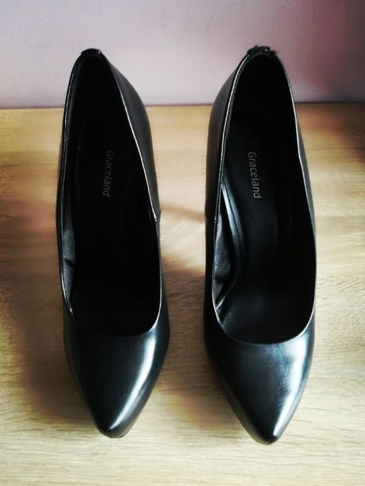 Buty czółenka klasyczne rozmiar 39