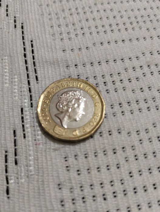 Moeda One Pound D G 2016