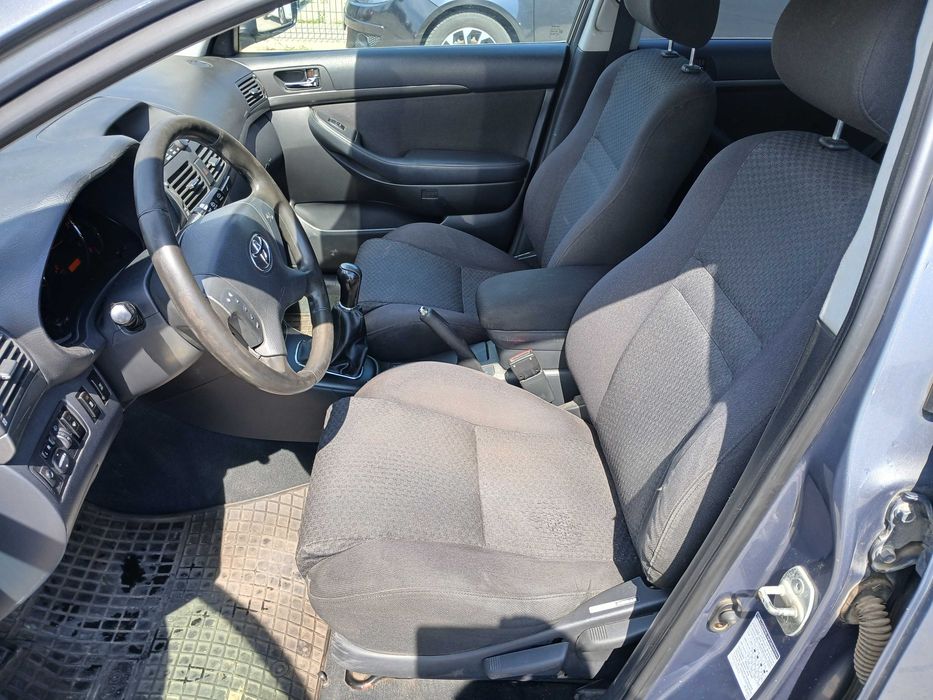 Toyota Avensis 2,0 diesel, 237 tyś/km