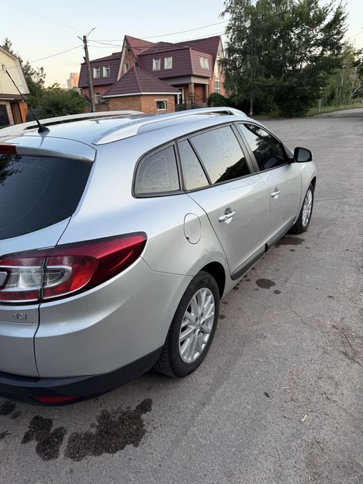Продам сімейне авто