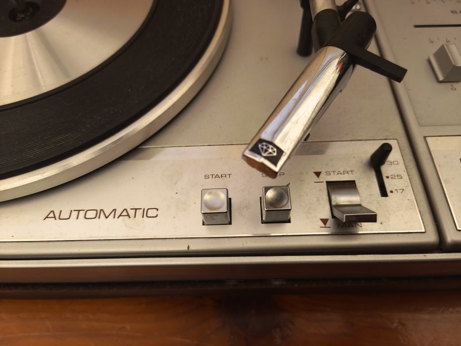 Gira-discos com Colunas Philips 660 Automático (anos 70)