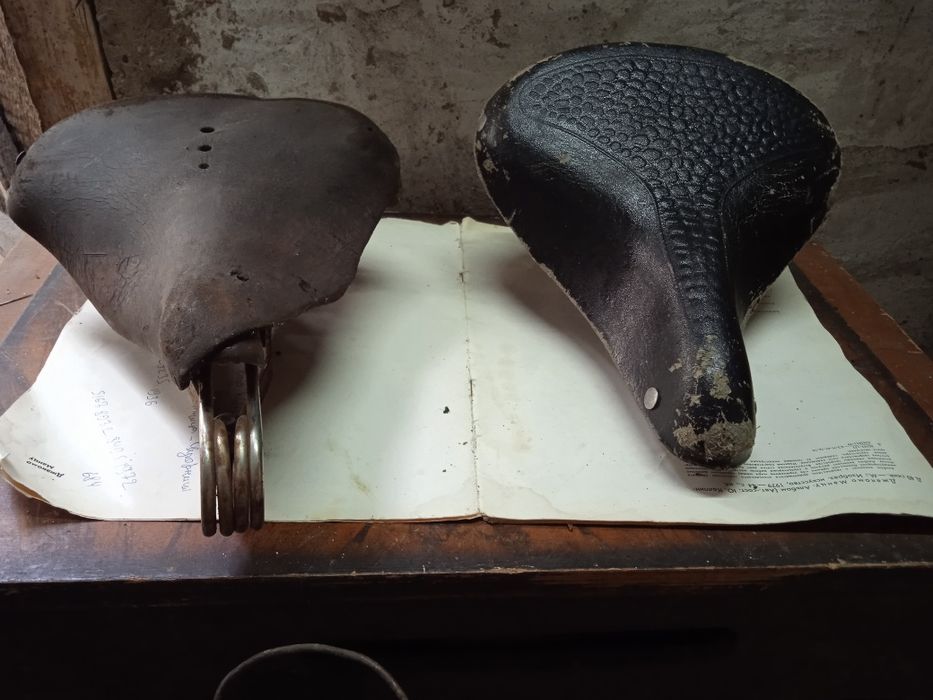 Два седла велосипедных СССР