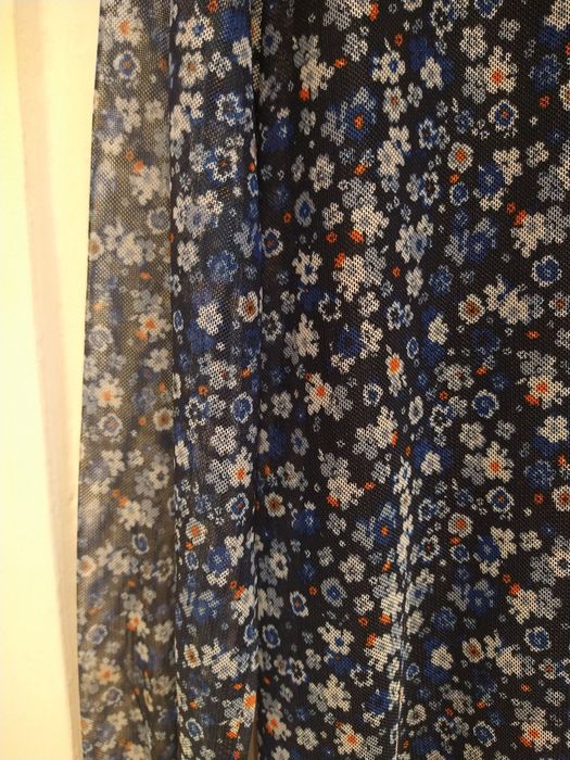 Sukienka z delikatnej siateczki Jean Pascale M/L