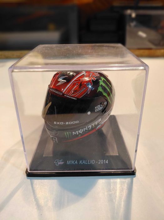 Capacetes Miniatura escala 1:5 Moto GP Mika Kallio 2014