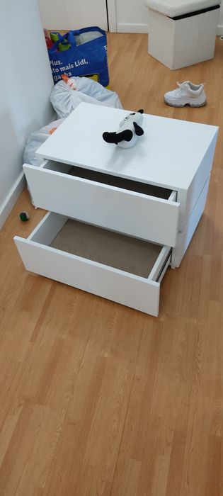 Mesinha cabeceira de madeira