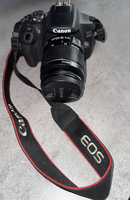 Aparat Canon 2000D