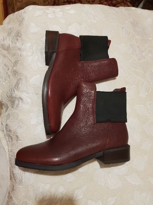 Кожаные ботинки ,полусапожки от Clarks