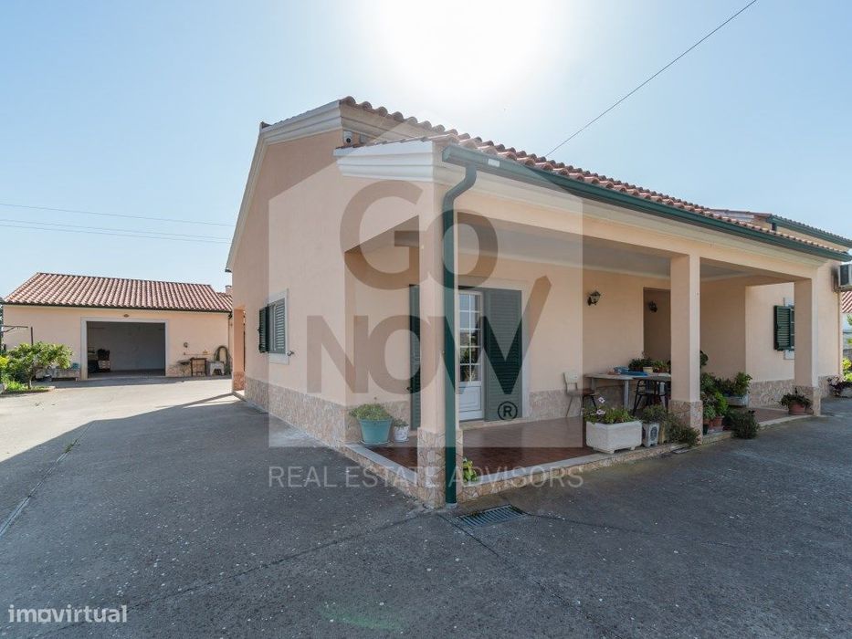 Moradia T2 em muito bom estado de conservação em Vale da Pedra, Car...