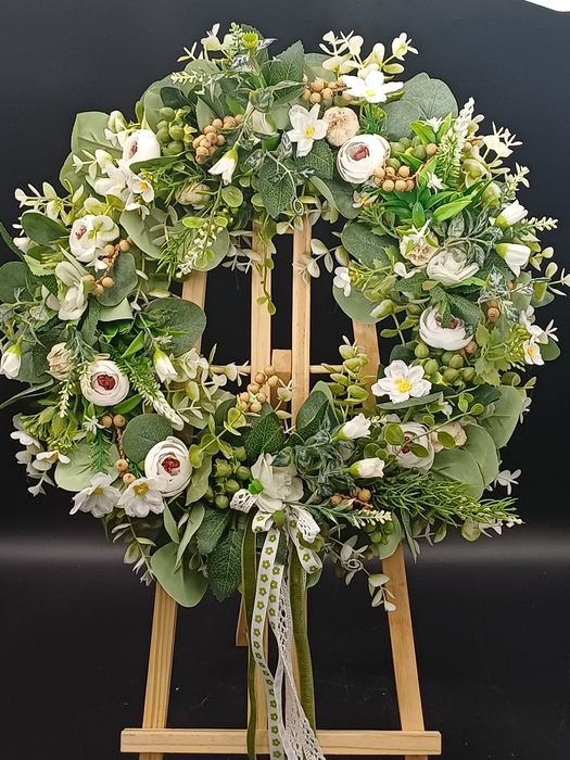 Duży wianek na drzwi