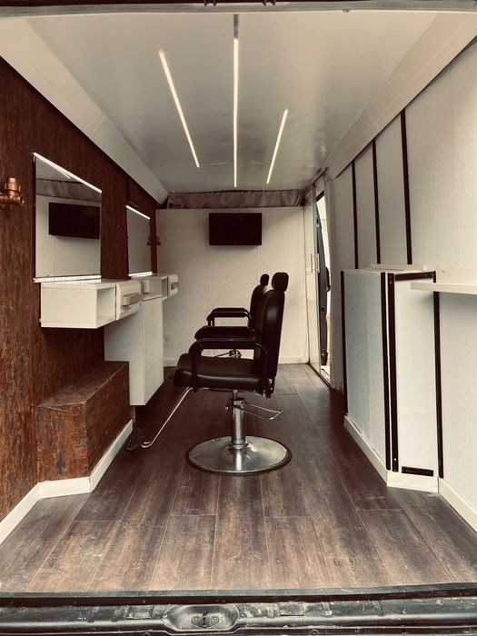 Barbearia móvel ou salão de beleza