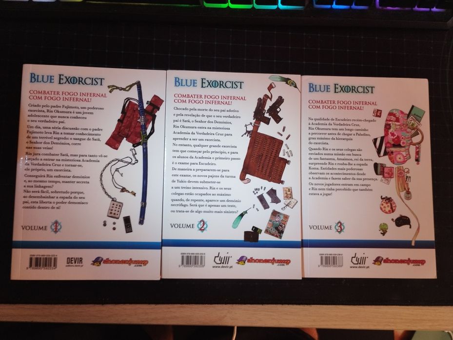 Manga attack on titan e blue exorcist