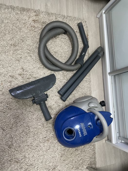 Продам пилосос бу робосий, комплект.