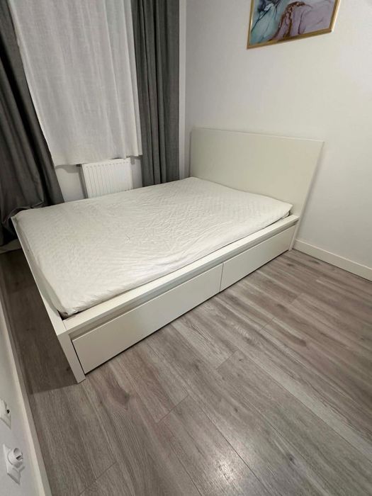 Białe łóżko Ikea Malm