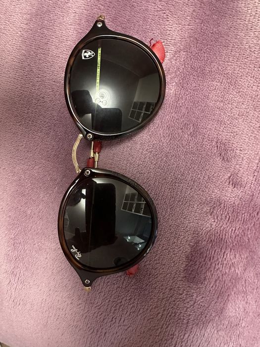 Солнцезащитные очки Ray Ban