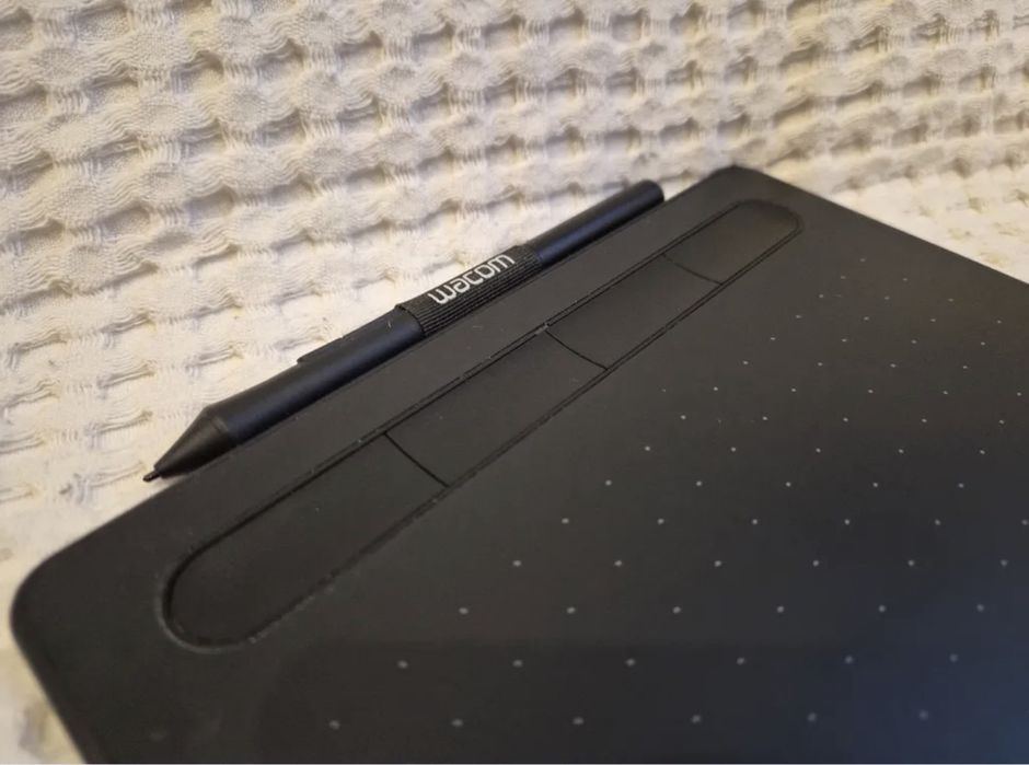 Графічний планшет Wacom Intuos S Black у хорошому стані