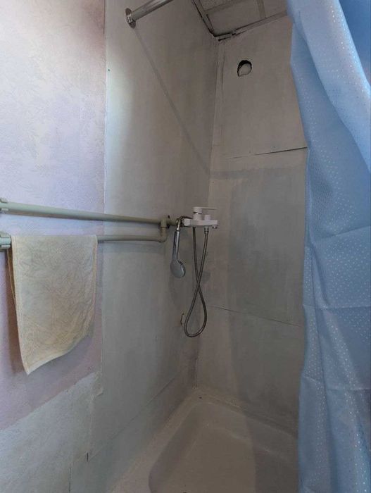 Продаж квартири в центральному районі. З окремим входом. Перший поверх