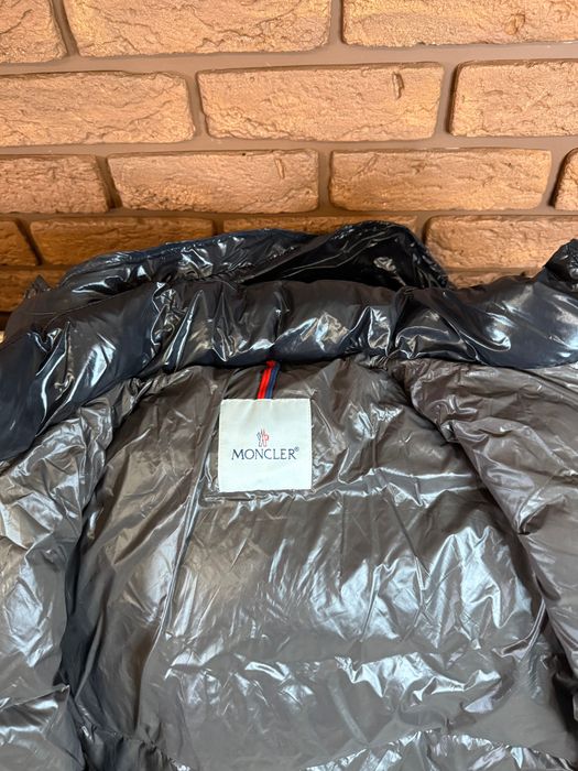 Куртка Moncler нова