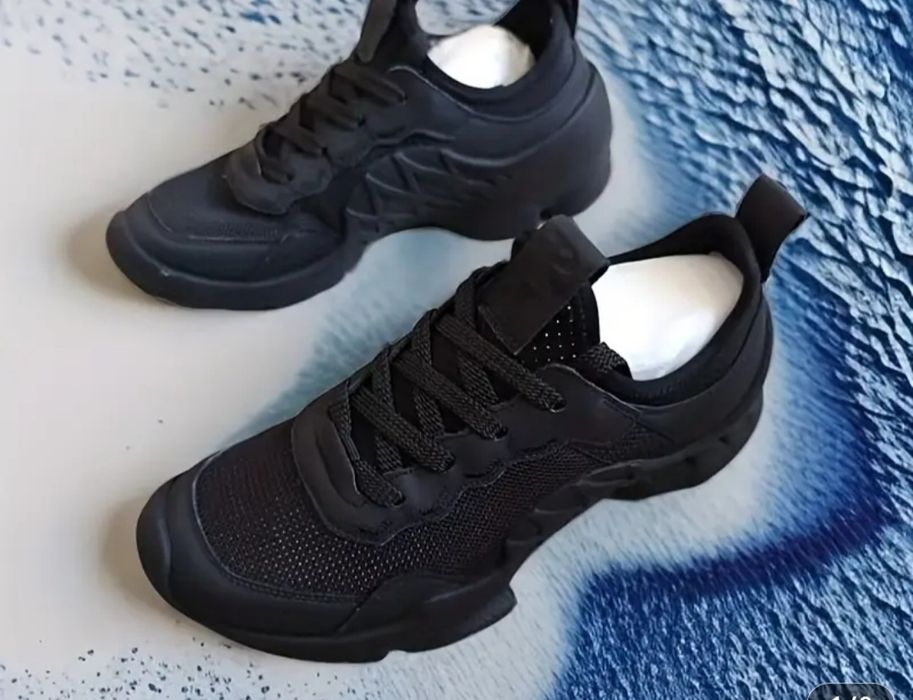 Мужские кроссовки