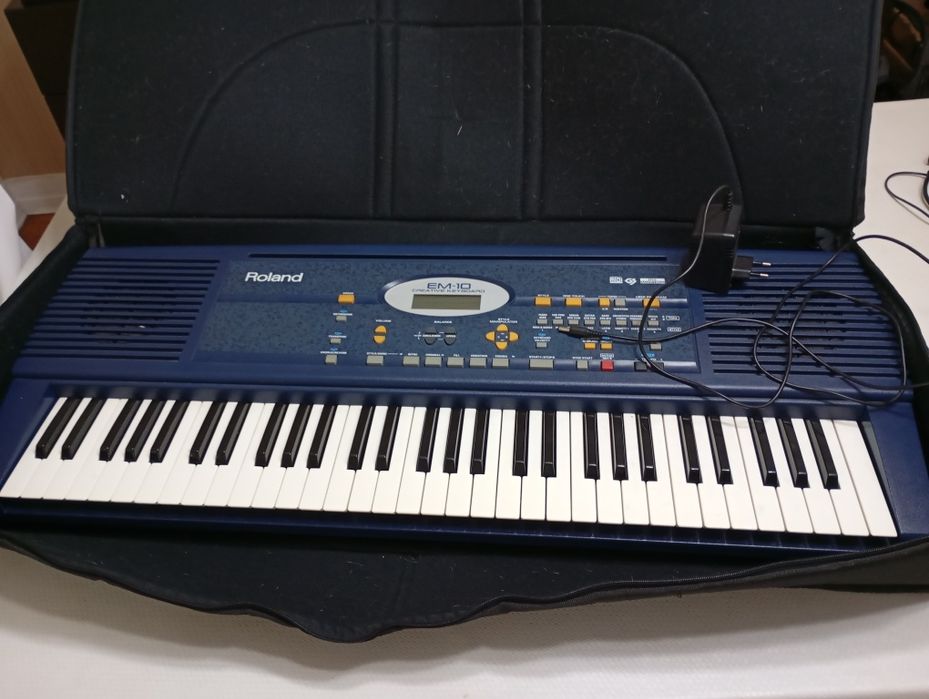 Vende se órgão Roland