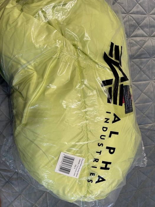 Куртка, пуховик, Alpha Industries оригінал зимова зелена з капюшоном.