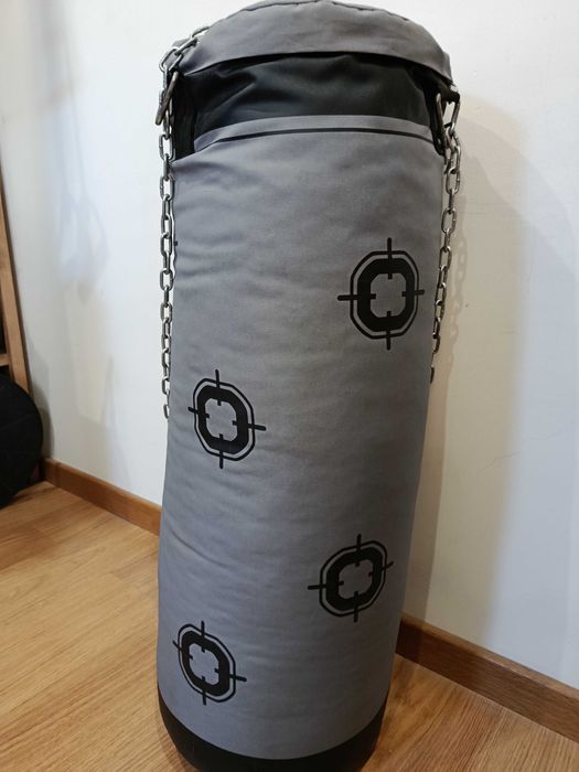 Saco de combate com corrente