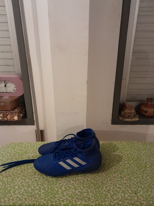 Vendo Chuteiras ADIDAS PREDATOR muito bonitas como novas