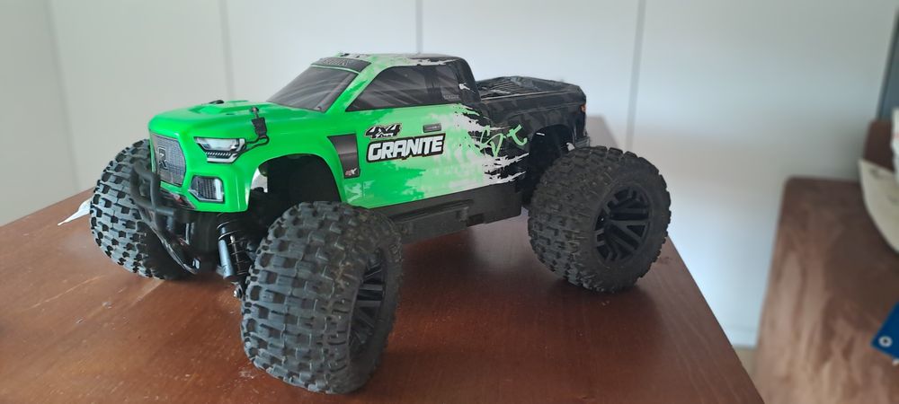 Sprzedam model Arrma Granite 4×4 3s
