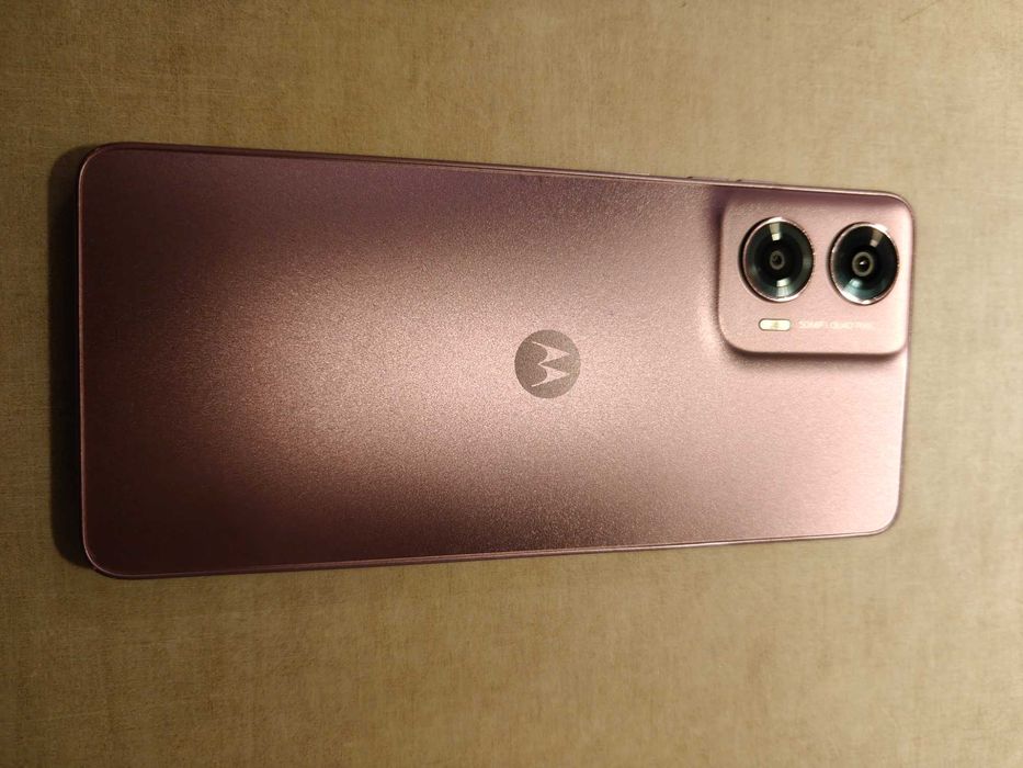 Motorola G24 8/128 Lawendowy stan bdb plus karta SD 32GB