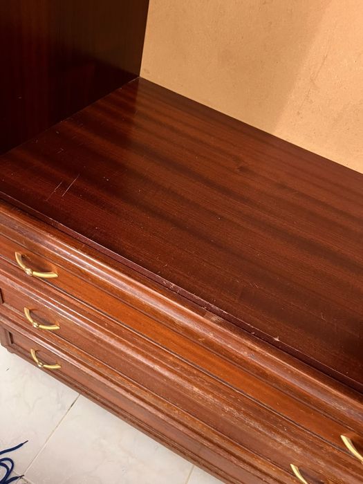 Roupeiro / Armário em Madeira para restaurar(Transporte a cargo do comprador)