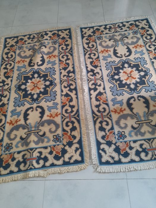 Dois tapetes de Arraiolos