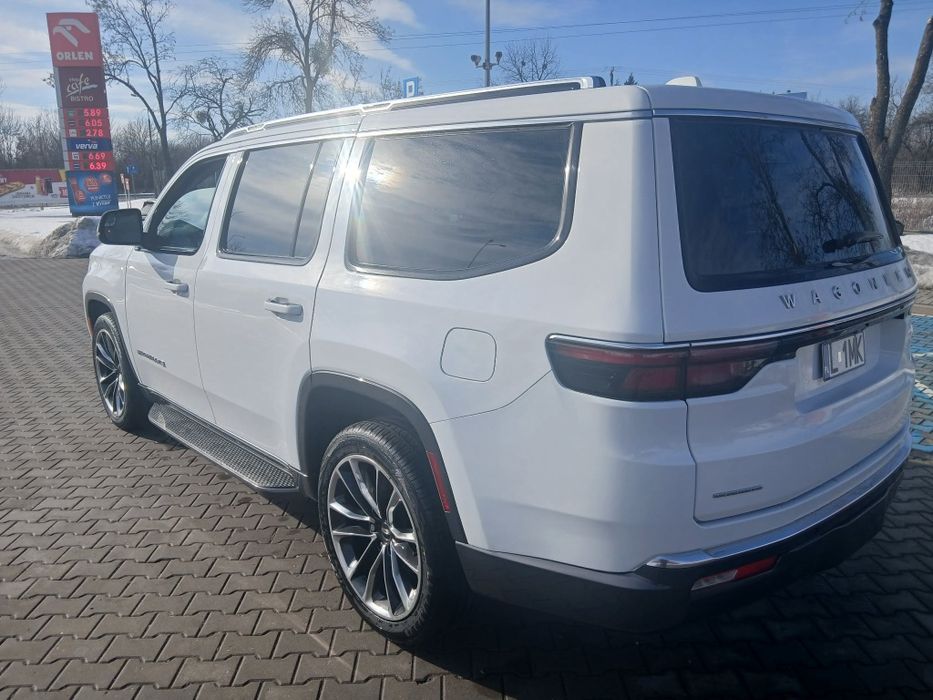 Samochód Jeep Wagoneer