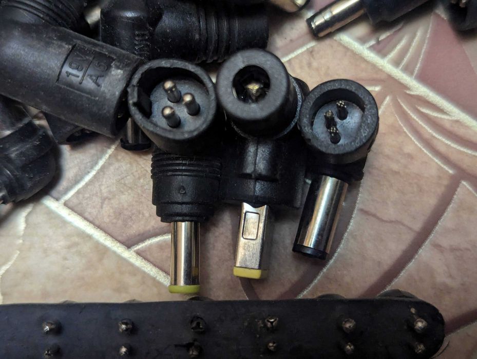 коннектор на зарядки до ноутбуків