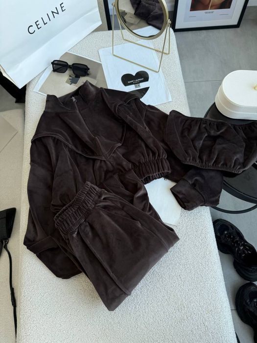 Костюм жіночий трійка