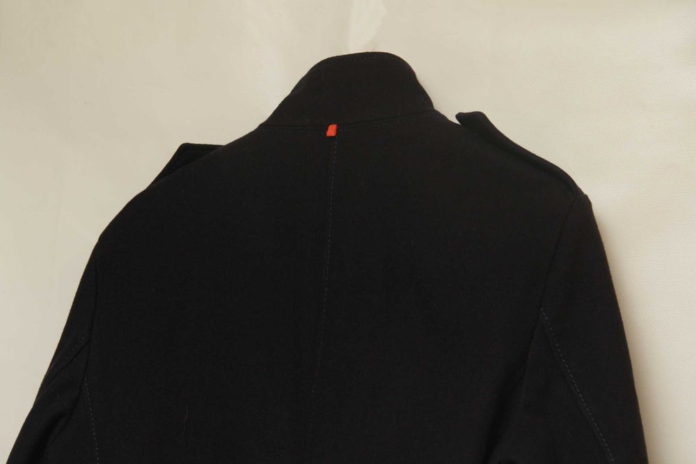 Hugo Boss рр 50 M пальто из шерсти