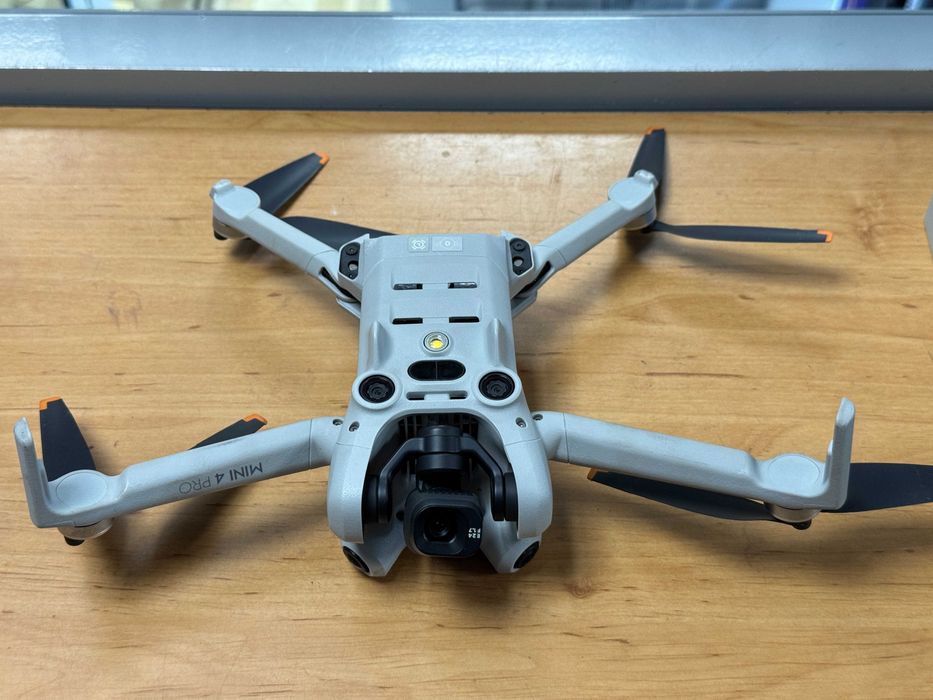 Dron DJI Mini 4 Pro Fly More Combo +kontroler RC2