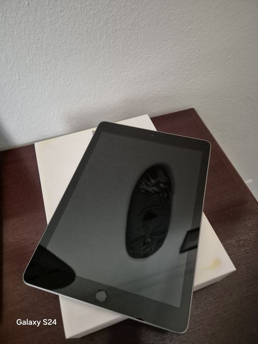 iPad (6th Generation)WI-FI