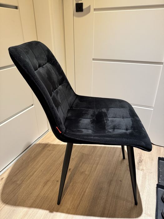 Krzesła welurowe  (2 sztuki)