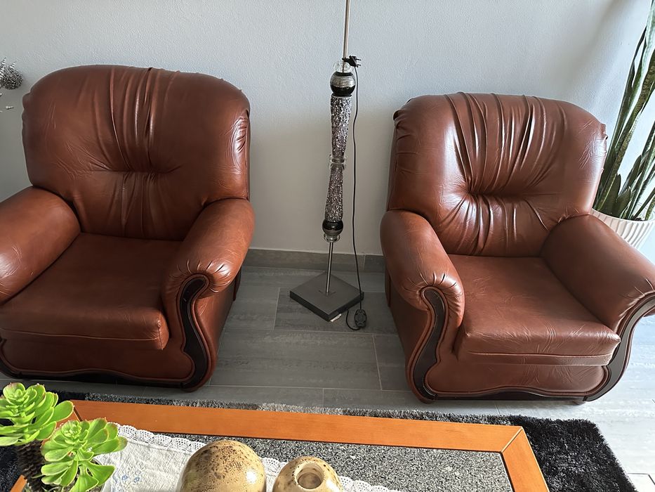 Terno de sofas em pele