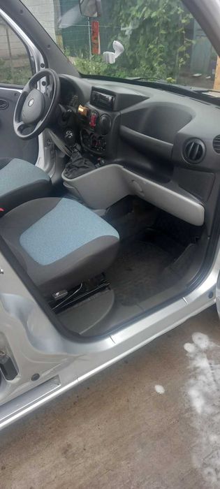 Fiat Doblo 2011 року
