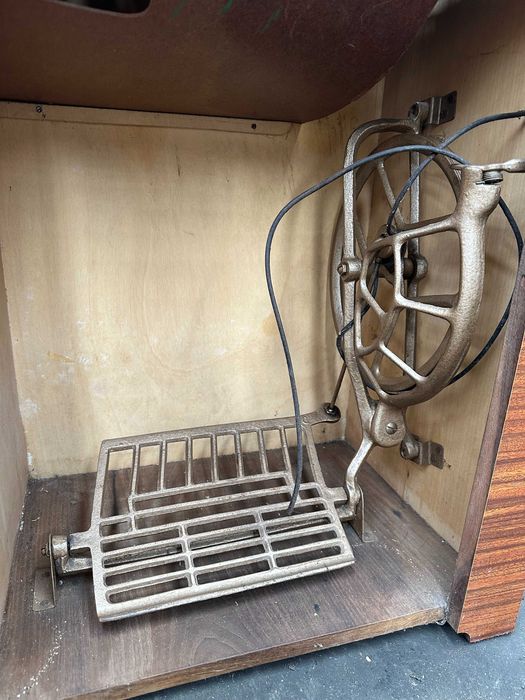 Maquina Costura Singer - Antiga