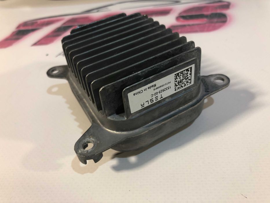 Balastro Modulo LED TESLA MODEL 3 MODEL Y Direito Original