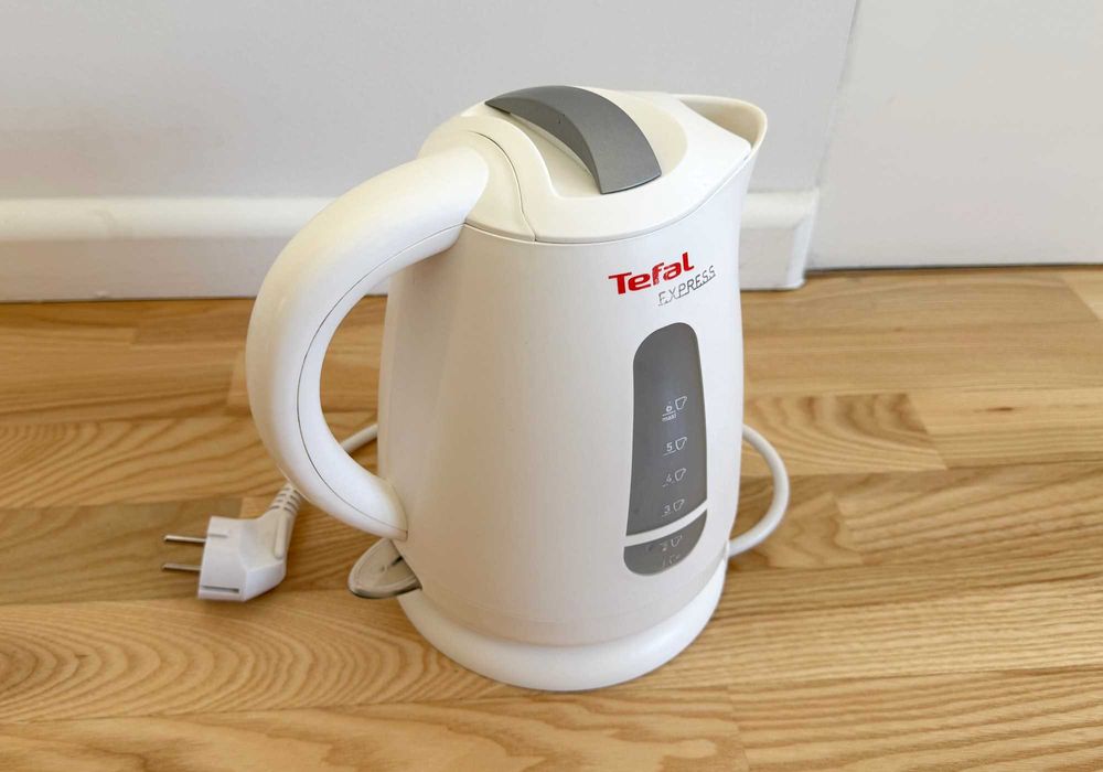 TEFAL Express Biały czajnik elektryczny moc 2400 W pojemność 1,5 L