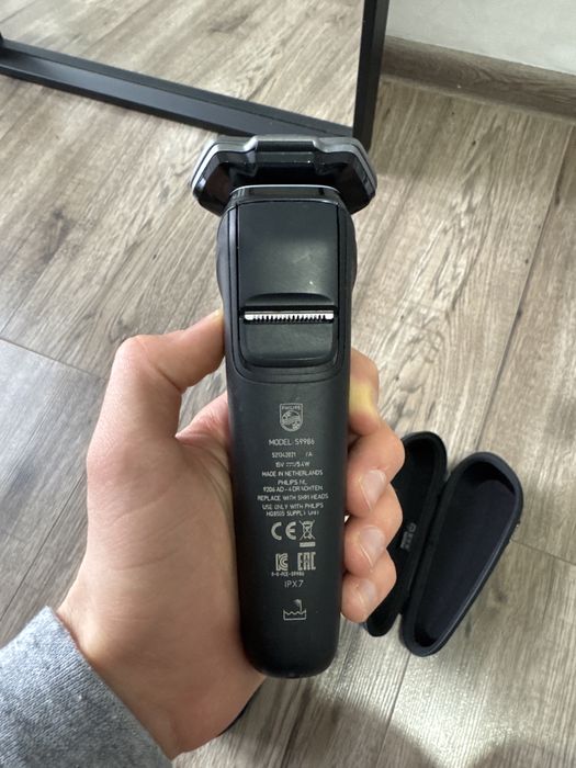 Golarka Philips Series 9000 groomer