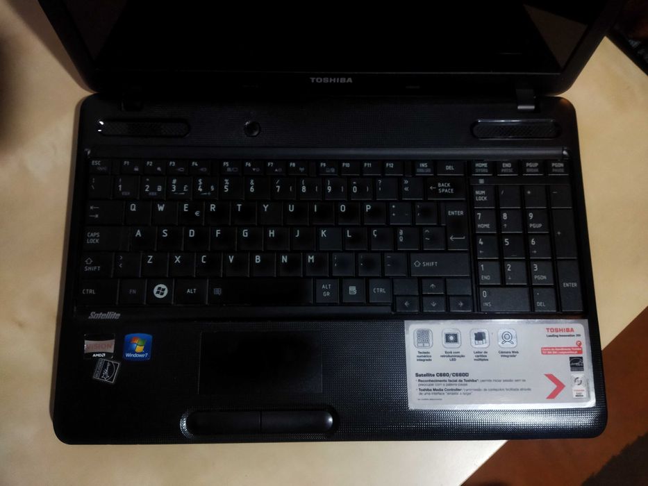 Portátil Toshiba satellite C660D-1C7